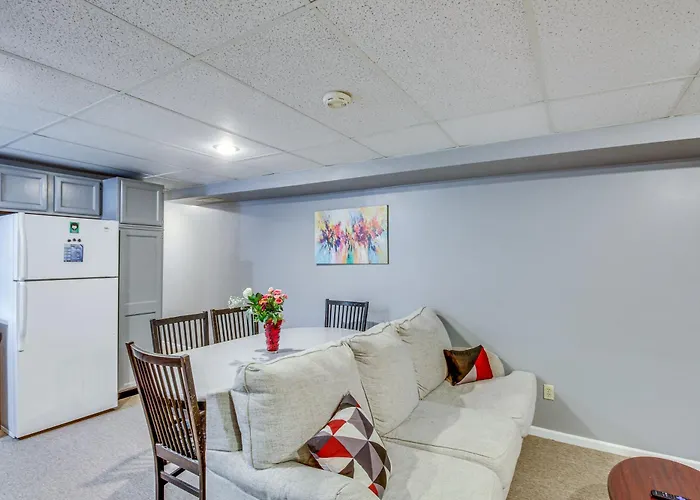 Shawnee Vacation Rental ~ 11 Mi To Kansas City!