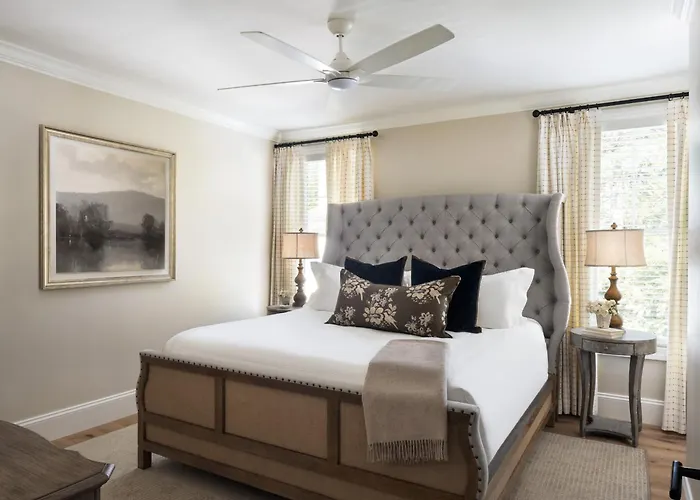 1313 West Luxury Boutique Hotel
