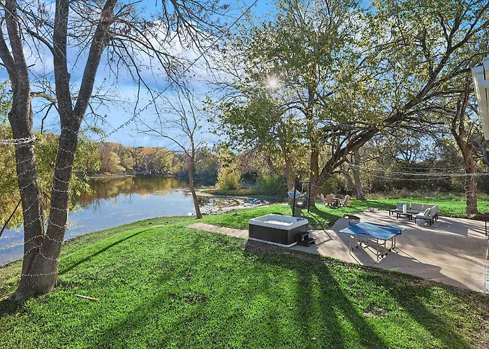 Luxurious 6Br 3Ba Villa With Hot Tub