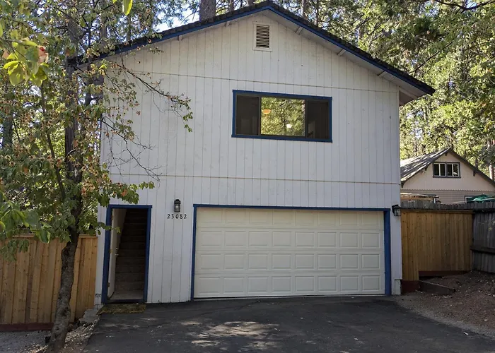 Bulldog Den