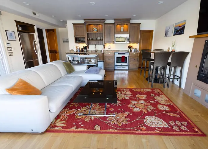 Luxury Lookout Hood Canal Vacation Rental
