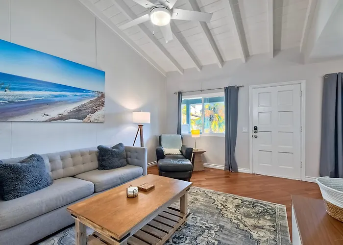 90 Walk Score - Steps To Beach & Dining - Reserved Parking