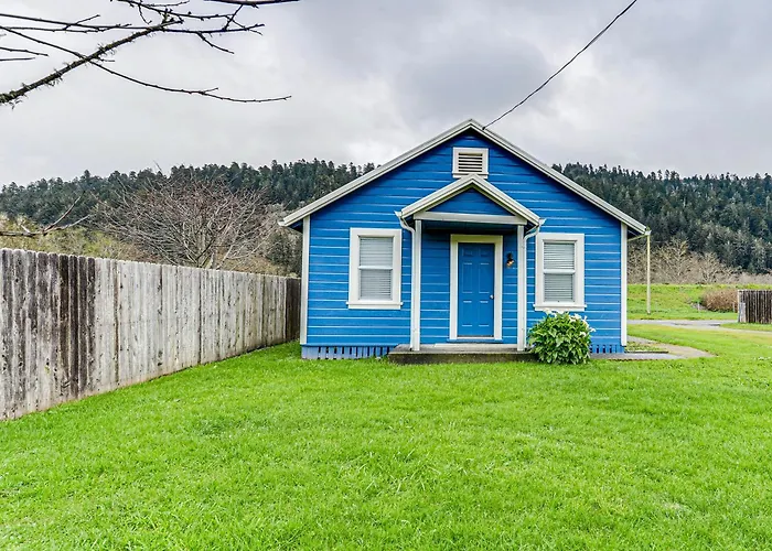 Cozy Norcal Cottage: 2 Mi To Redwoods & Beaches!