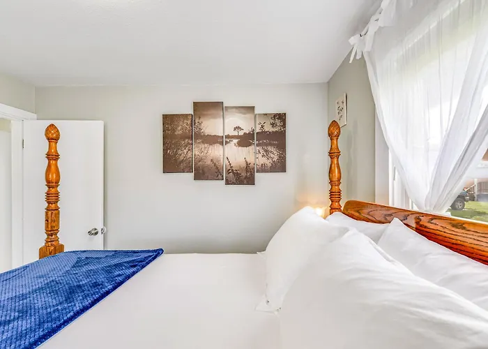 Cozy Norcal Cottage: 2 Mi To Redwoods & Beaches!