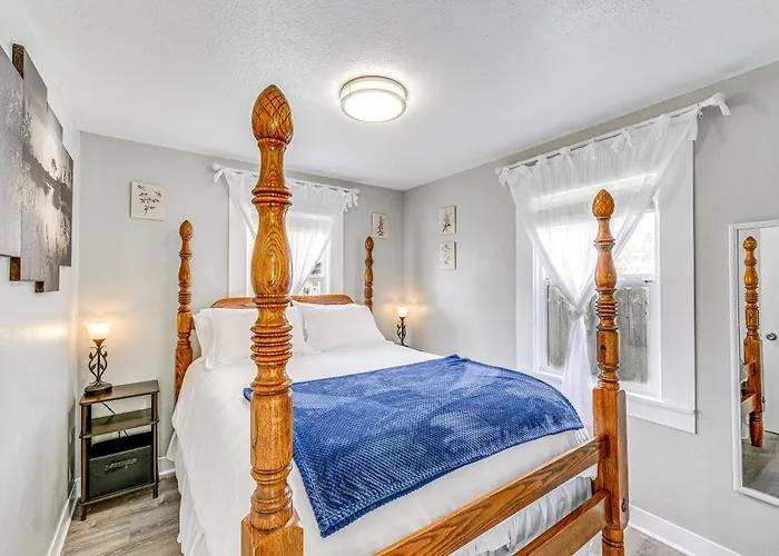Cozy Norcal Cottage: 2 Mi To Redwoods & Beaches!