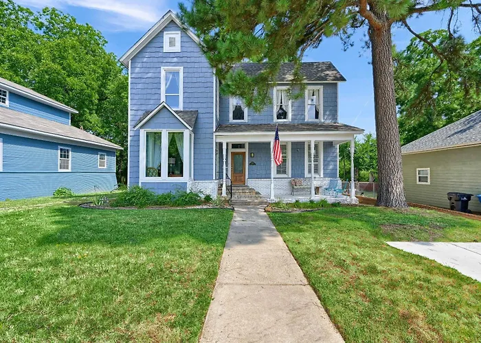 Pet Friendly With Full Kitchen & Fenced Yard
