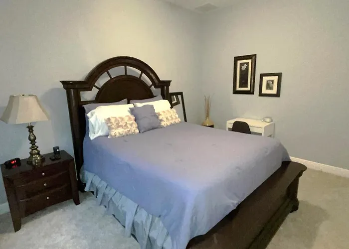 Quiet Lakeview Home In Wesley Chapel