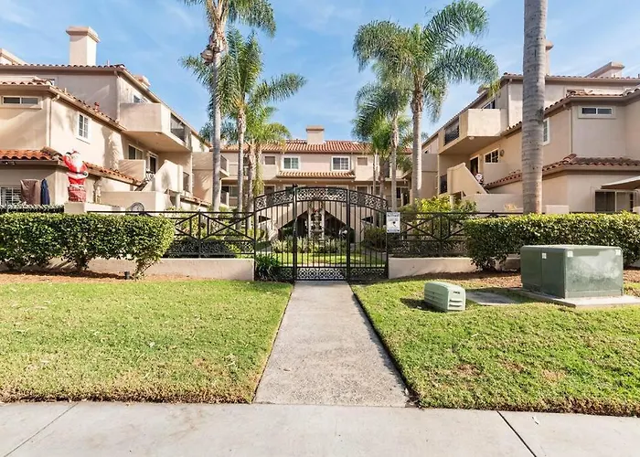 Beach Retreat Main Street Surf City