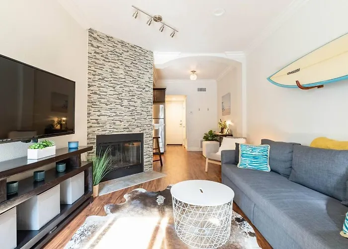 Beach Retreat Main Street Surf City