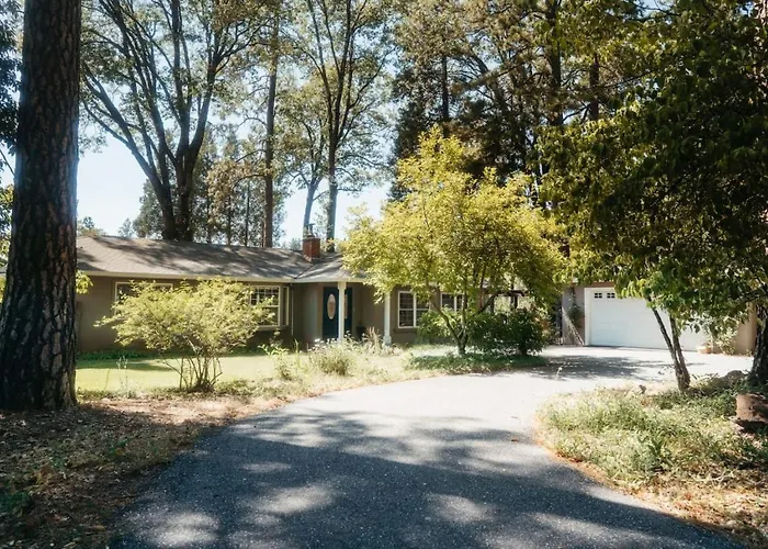 Grass Valley Home With Hot Tub