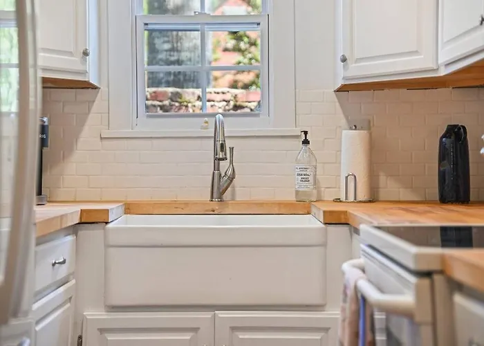 Cloverdale Cottage