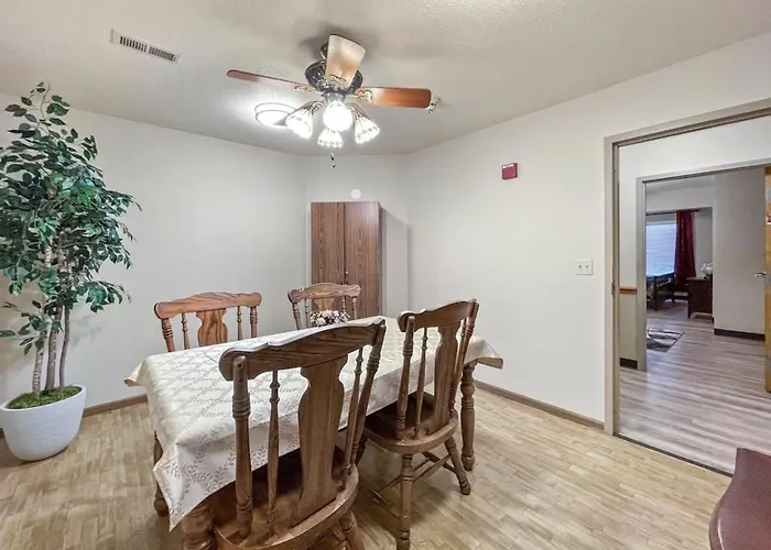 Waterloo Suites Queen 1