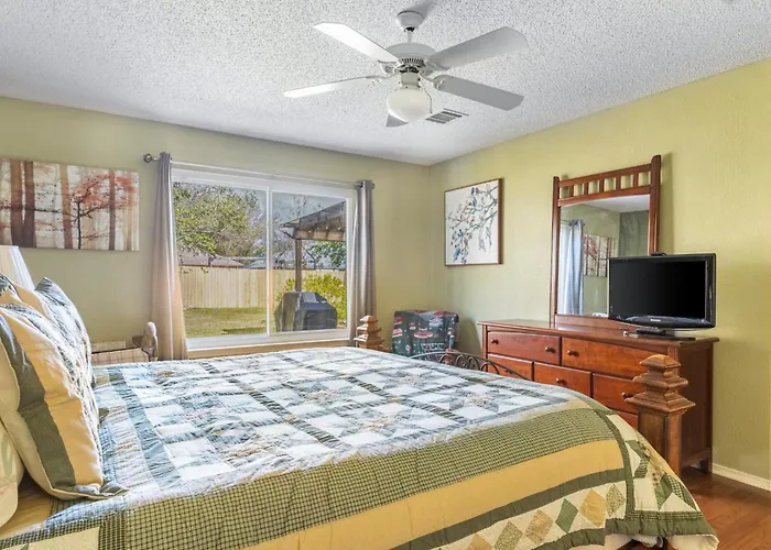 Cozy 3Br Retreat With Outdoor Dining & Bbq Grill