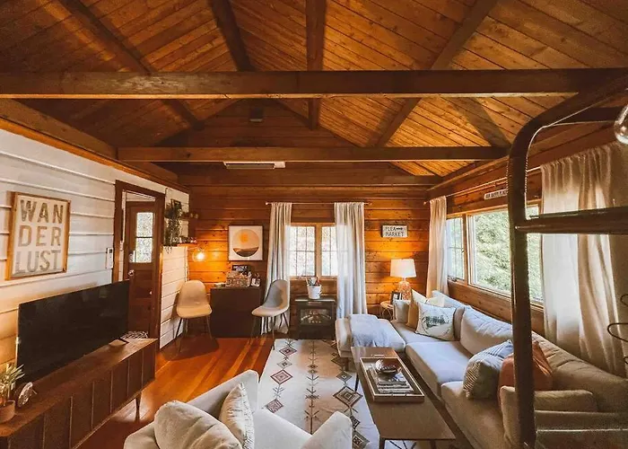 The Little Lake Cabin