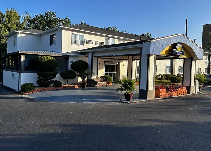 Days Inn By Wyndham Runnemede Philadelphia Area