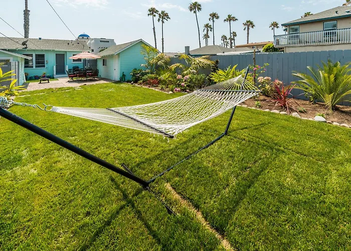 Pacific Bungalow In Oceanside With Backyard & Tiny House