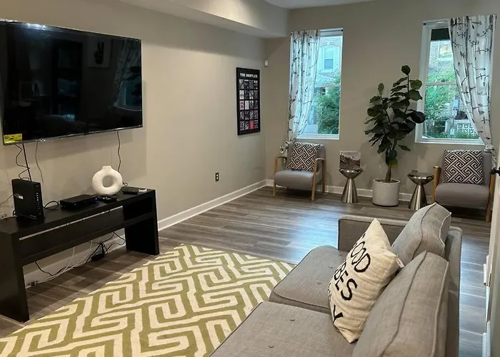 Spacious 5Br 15 Mins From Downtown -Free Parking!