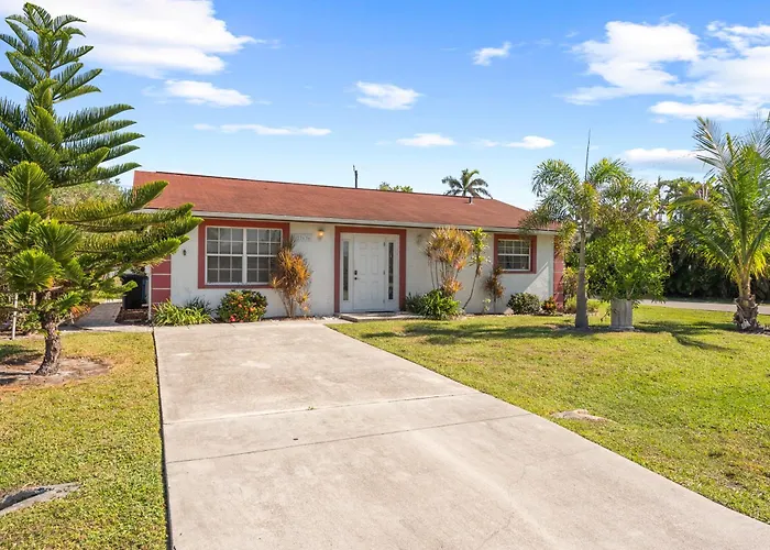 Superb Holiday Villa With A Pool In Bonita Springs