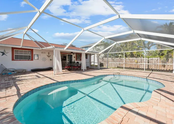 Superb Holiday Villa With A Pool In Bonita Springs