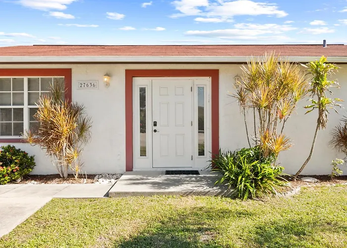 Superb Holiday Villa With A Pool In Bonita Springs