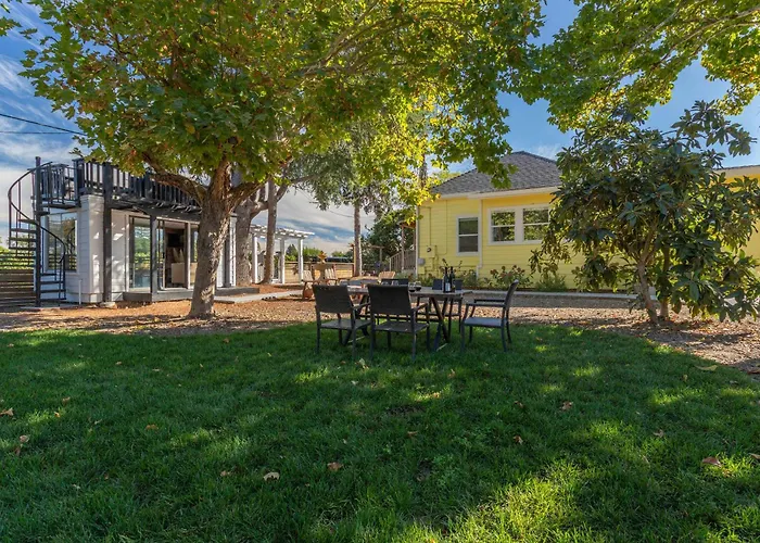 Relaxing 3Br Home With Vineyard View Rooftop Deck And Game Room
