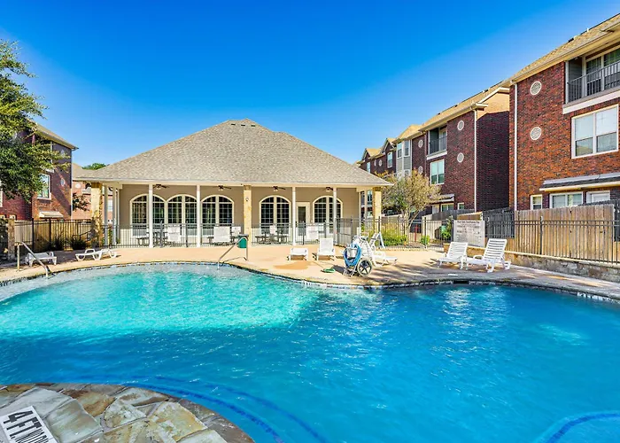 2 Mi To Texas A&M: Unit W/ Pool & Hot Tub Access