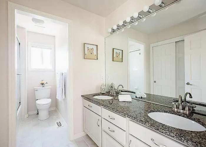 Tiller House - Savannah Room