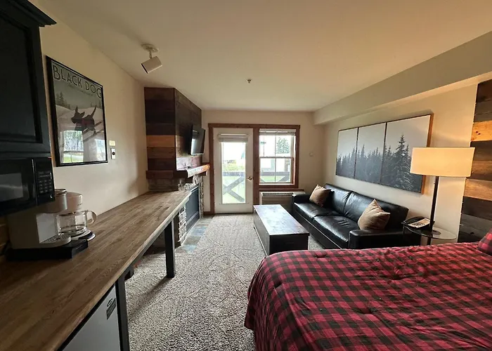 Slope-Side Snowshoe Village Condo
