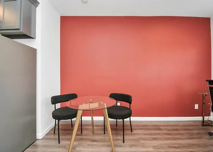 Serenity Studios - Near Med Center & Museum District