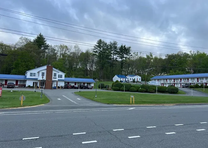 Economy Lodge 682 Main St Sturbridge