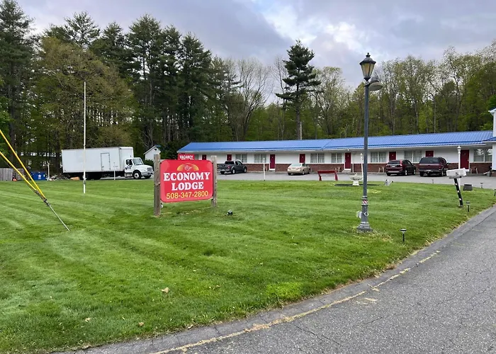Economy Lodge 682 Main St Sturbridge