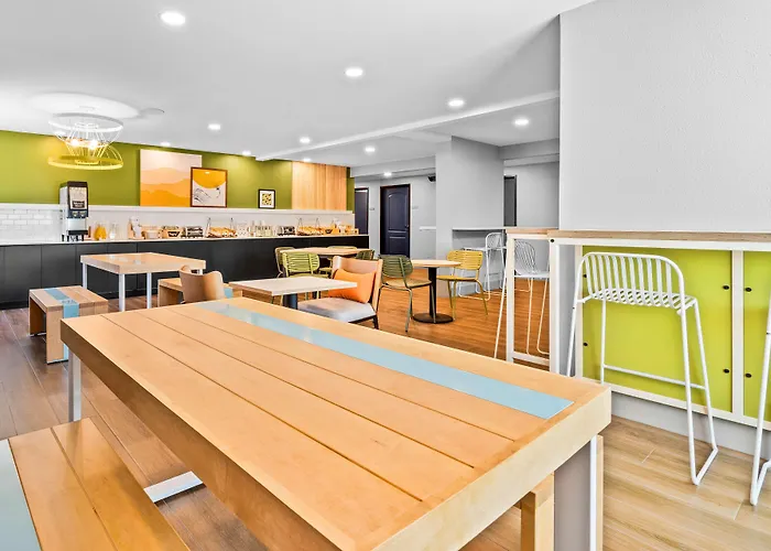 Spark By Hilton Modesto