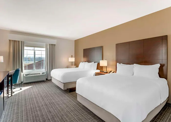 Comfort Inn & Suites Verona At Turning Stone Resort Casino