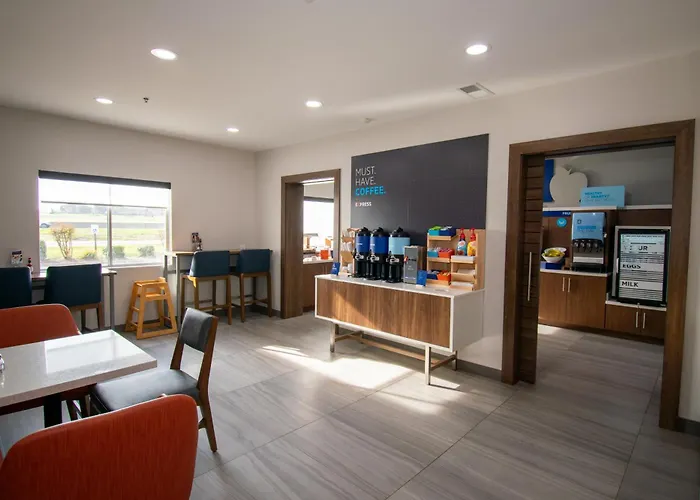 Holiday Inn Express & Suites Sulphur Springs By Ihg