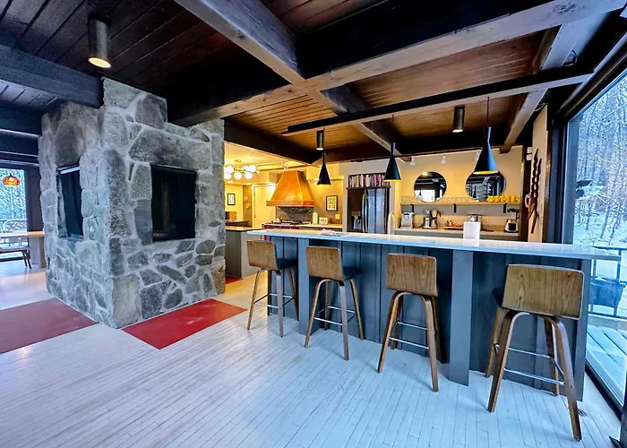 Rl Breathtaking Views, Private Mountain Retreat. Hot Tub, Dog Friendly, Great Location!