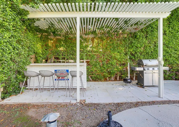 1 Mi To Dtwn Palm Springs: Home W/ Fire Pit!
