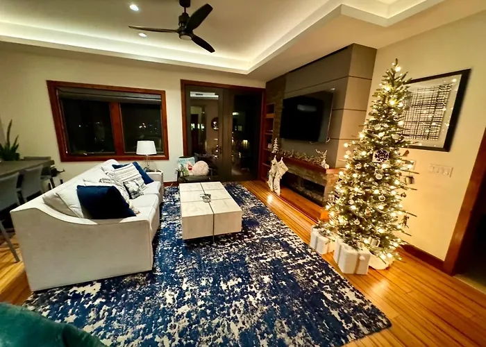 Ski In/Out - Zalanta - Great Location- 2 Hot Tubs - Heated Pool