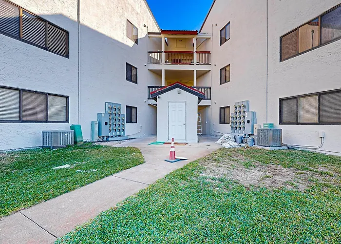 Sunset Harbor Palms 1-308