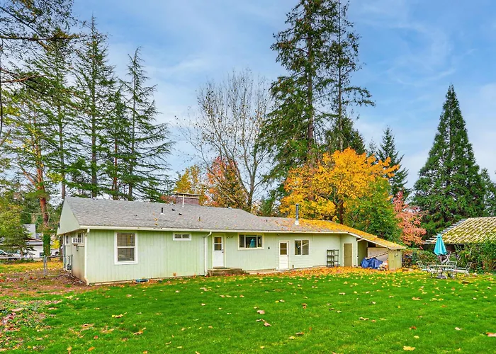Modern Home W/ Spacious Yard In Beaverton!