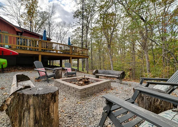 Cadiz Vacation Home W/ Deck: Walk To Lake Barkley