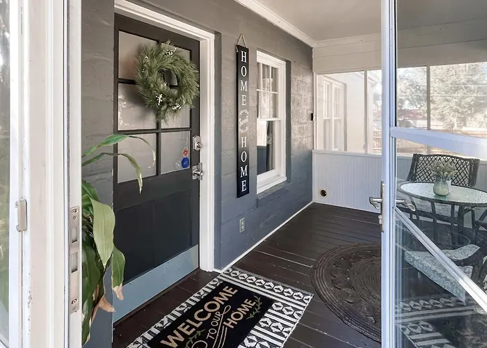 Walkable Dixieland District Gem With Yard