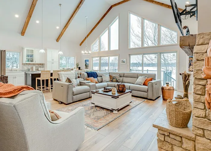 Lakefront Rhinelander Cottage W/ Private Dock!
