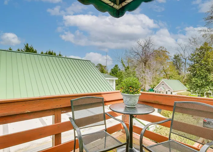 Aiken Apt W/ Garden-View Balcony: Half-Mi To Dtwn!