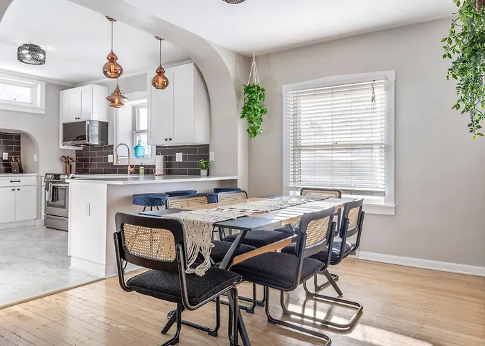 4 Bedroom Wentzville Adventure Sleeps 12