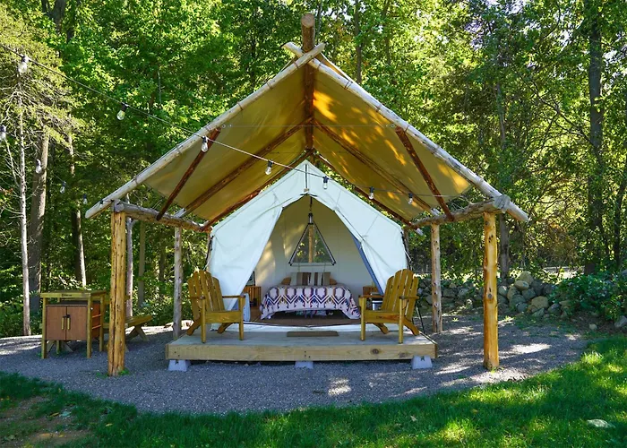 Hilltop Hideaway At Moon Valley Campground