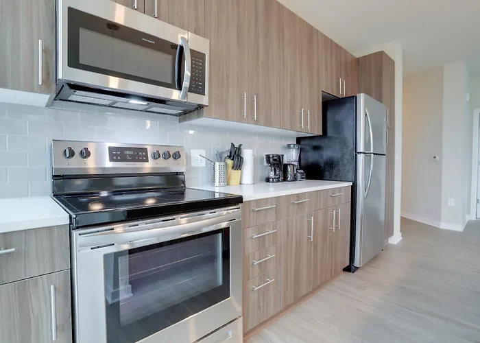 Spacious Apartment W Natural Lights To Enjoy The Landscape