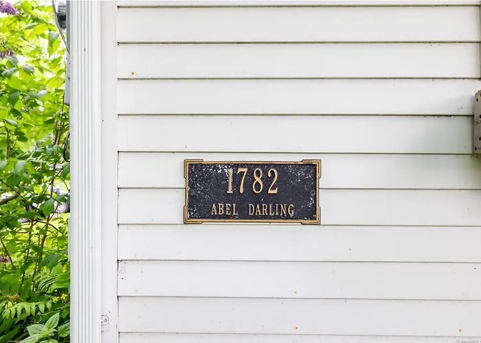 The 1782 Darling House On The Litchfield Green