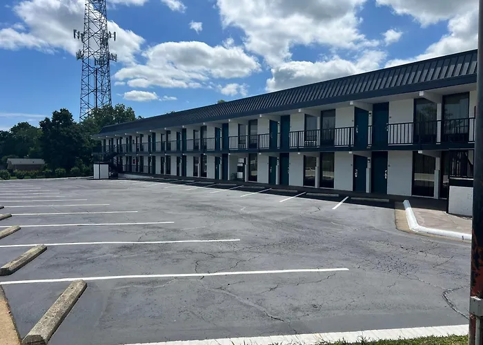 Clarion Pointe Winston - Salem Downtown