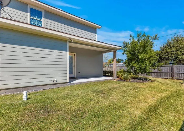 Luxury 2 Bedroom Townhouse #6