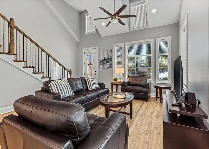 Luxury 2 Bedroom Townhouse #6